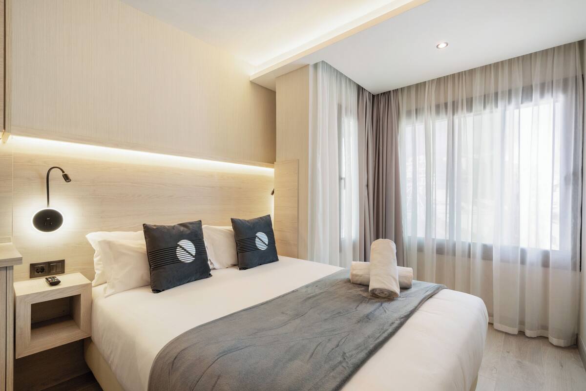 Iron/ironing board, free WiFi