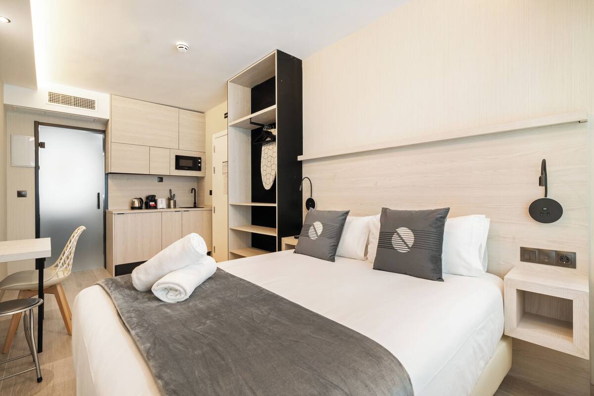 Standard Room, Microwave | Iron/ironing board, WiFi (free)