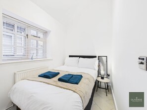 Iron/ironing board, WiFi, bed sheets - Urban Central 2-BR Retreat - Work | Leisure | Great Transport Links (Birmingham)