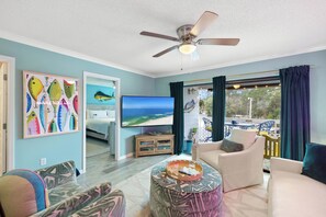 2 bedrooms, iron/ironing board, free WiFi, bed sheets - The Wild Wahoo by Liquid Life (Orange Beach)