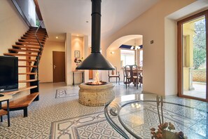 Interior - Bamboo Garden Oasis with Pool (Pula)