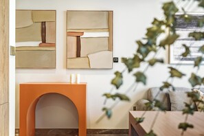 Apartment (1 Bedroom) | Interior - Serene Canal View 1BR Peninsula One (Dubai)