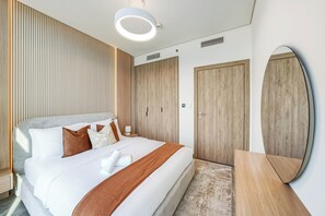 Apartment (1 Bedroom) | Interior - Serene Canal View 1BR Peninsula One (Dubai)