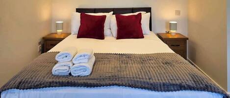 Iron/ironing board, WiFi, bed sheets