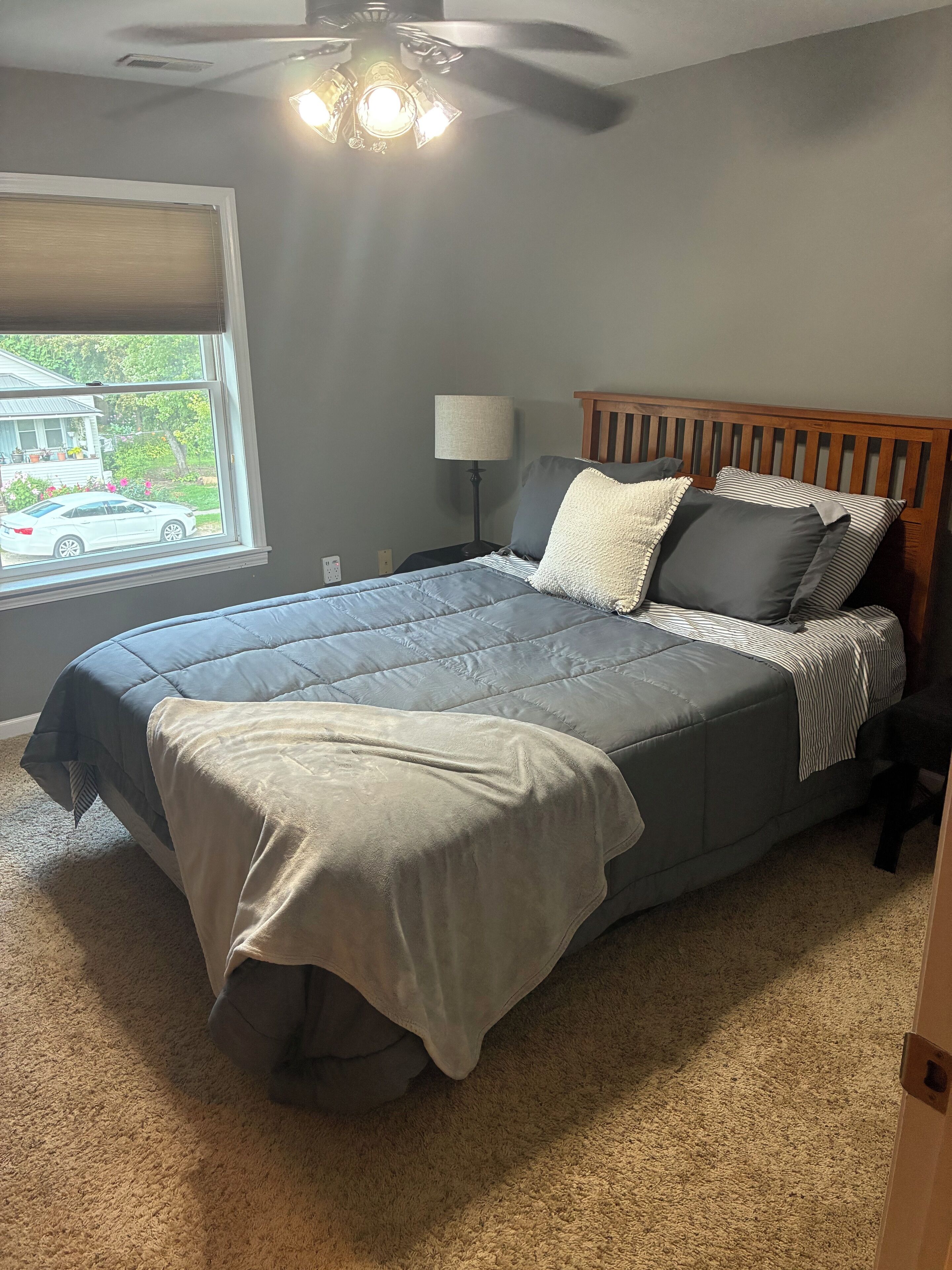 3 bedrooms, iron/ironing board, WiFi, bed sheets