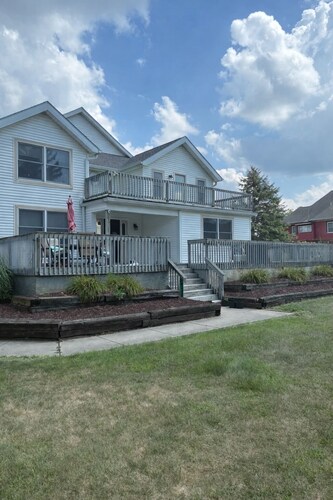 Cozy 3BR/3BA Second-Floor Condo • Fast WiFi • Walk to Boulevard