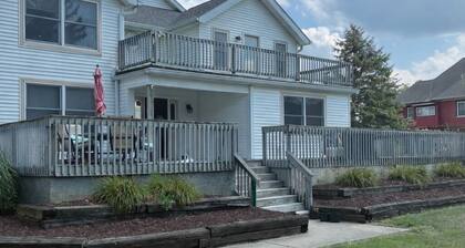 Cozy 3BR/3BA Second-Floor Condo • Fast WiFi • Walk to Boulevard