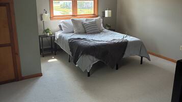 3 chambres, fer et planche à repasser, Wi-Fi, draps fournis