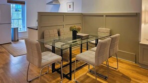 Dining - Elegant 2-Bed Townhouse by St. Stephen’s Green (Dublin 2)