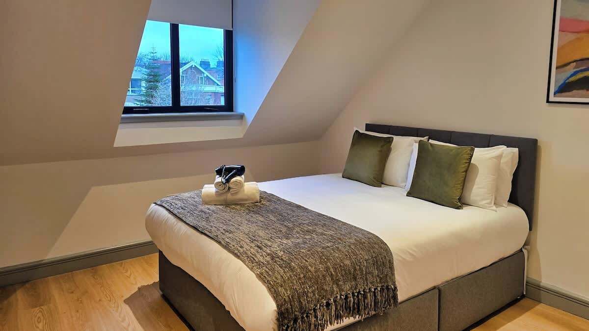 3 bedrooms, desk, iron/ironing board, WiFi