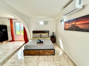 3 chambres, fer et planche à repasser, Wi-Fi gratuit, draps fournis