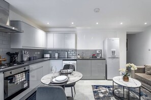 Apartemen, 2 kamar tidur, Boleh Merokok, pemandangan kota | Interior