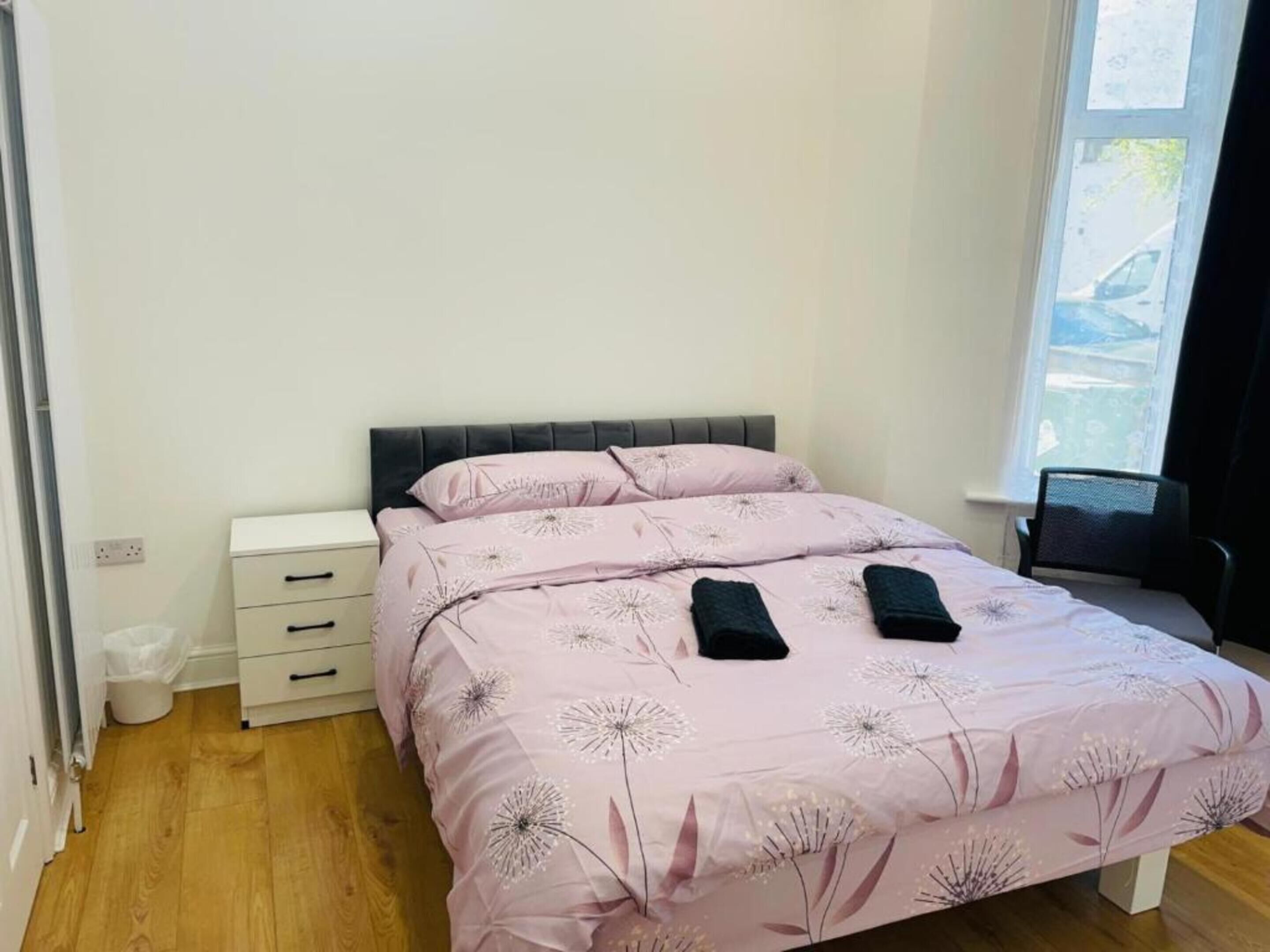 Deluxe Double Room | Iron/ironing board, free WiFi, bed sheets