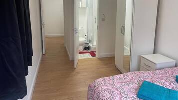 Deluxe Double Room | Iron/ironing board, free WiFi, bed sheets