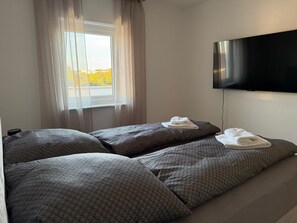 2 bedrooms, iron/ironing board, free WiFi, bed sheets - Penthouse Apartment (Paderborn)