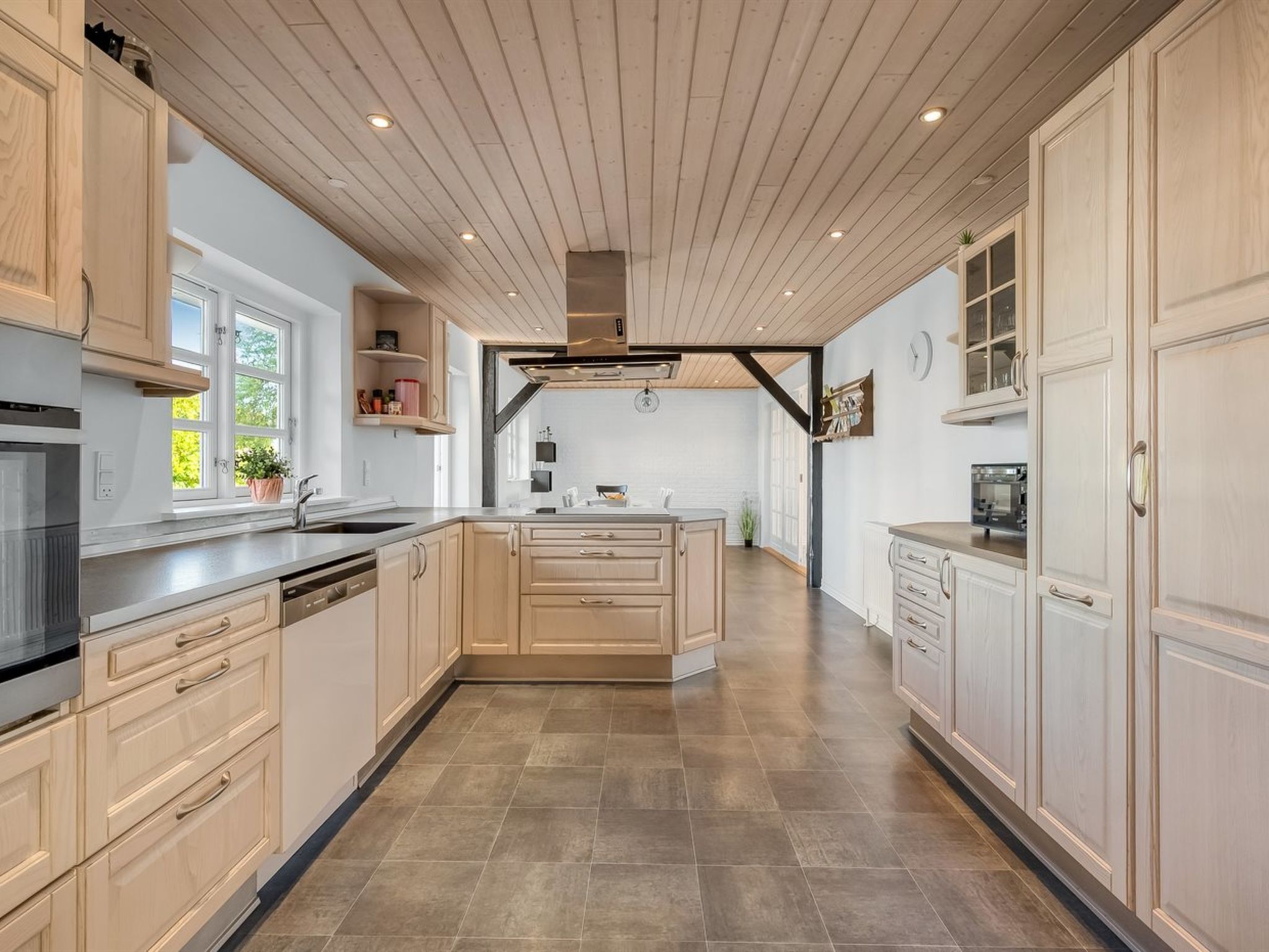 冰箱、微波炉、洗碗机、厨具/餐具