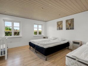 8 Schlafzimmer, Internetzugang