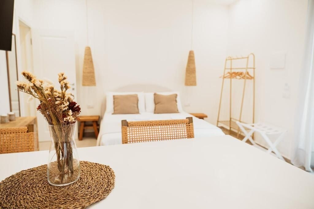 Deluxe House, Balcony | Blackout curtains, soundproofing, free WiFi