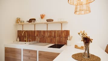 Deluxe House, Balcony | Private kitchen