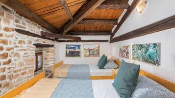 House | 4 bedrooms, iron/ironing board, bed sheets