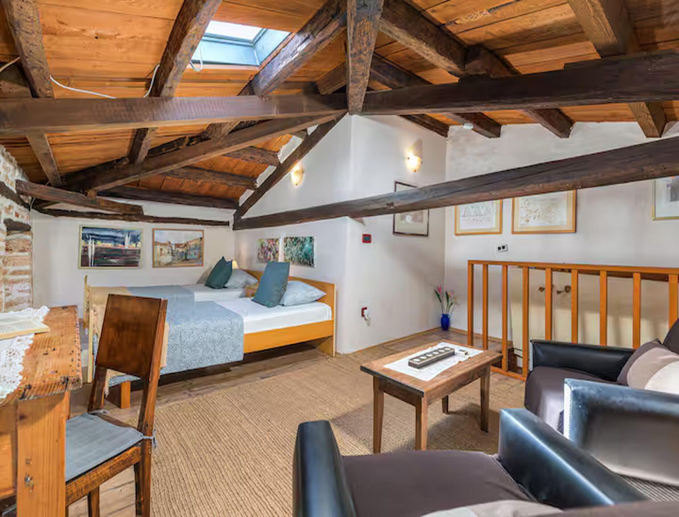 منزل | 4 عدّة غرف نوم ومكواة/لوح كي وملاءات أسرّة