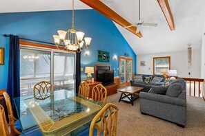TV - New for 2026! Pet Friendly Duck Oceanside Home (Duck)