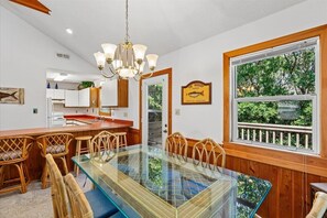 Dining - New for 2026! Pet Friendly Duck Oceanside Home (Duck)