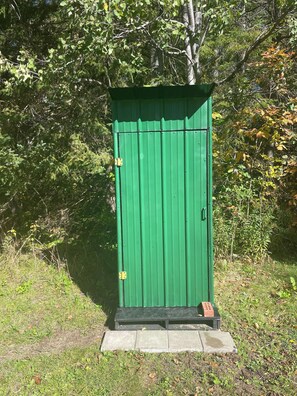 Property grounds - Private Campsite - 4.5 Miles From DOWNTOWN Mackinaw City (Carp Lake)