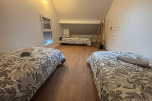 3 bedrooms, iron/ironing board, WiFi, bed sheets - Cosy house with garden & parking - Quiet area of Savigny-sur-Orge (Savigny-sur-Orge)