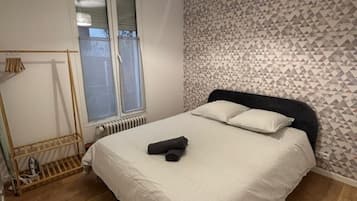 Strykjärn/strykbräda, wi-fi och sängkläder