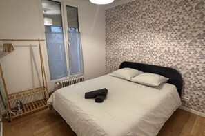 Fer et planche à repasser, Wi-Fi, draps fournis