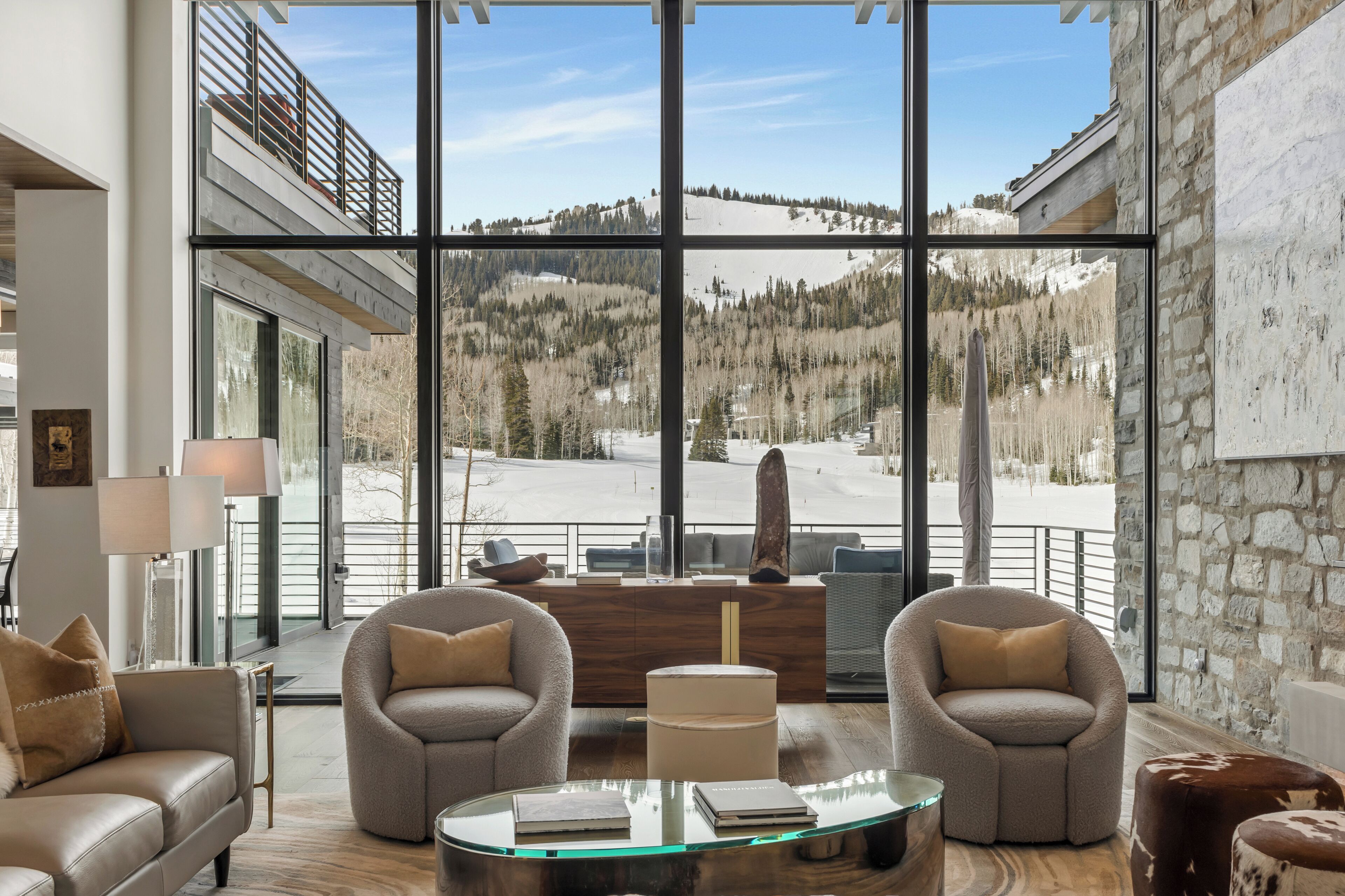 Smart-TV, Kamin, Tischfußball, Tischtennisplatte