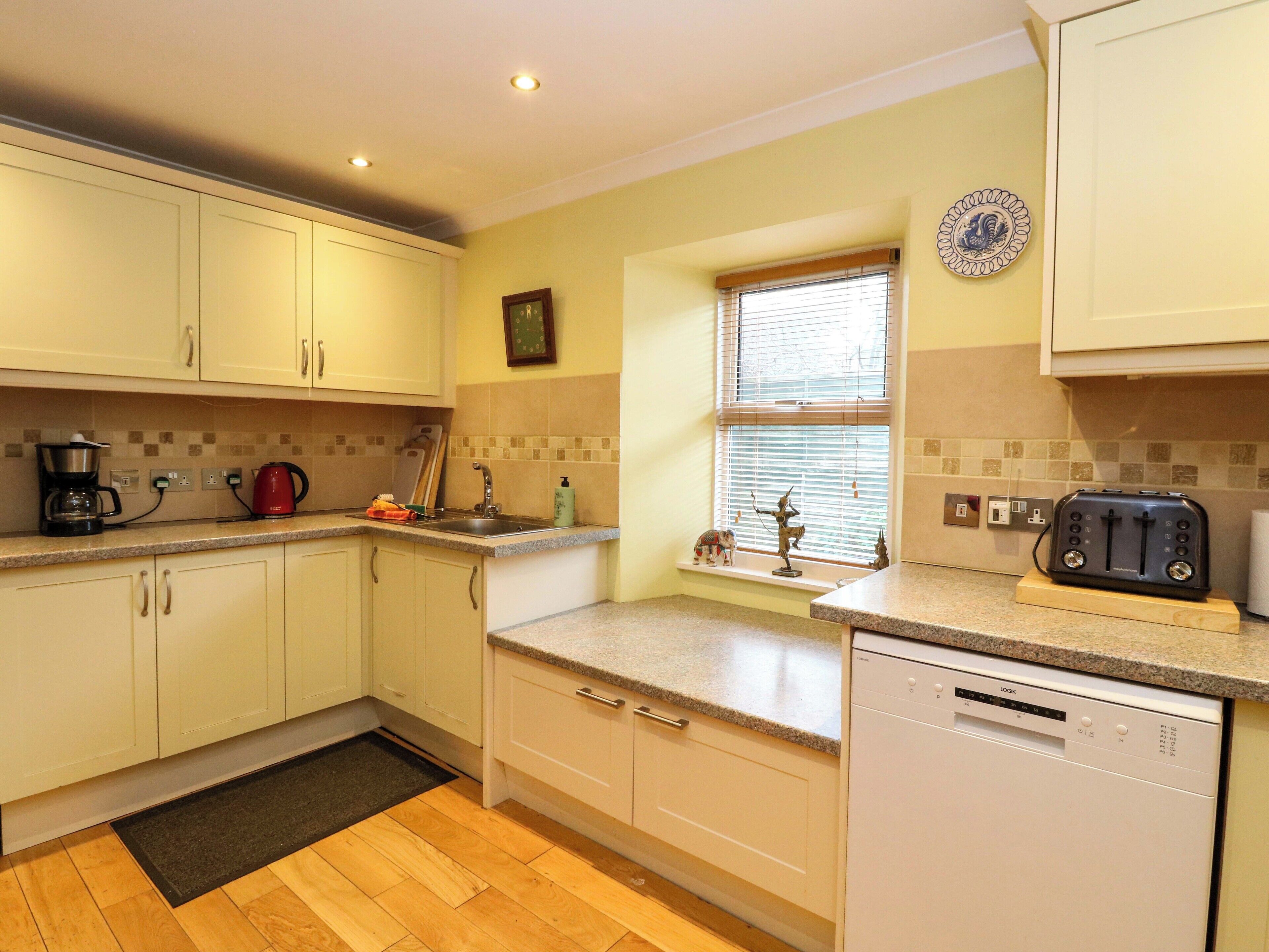 Dishwasher, cookware/dishes/utensils