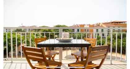 2-bedroom apartment near beautiful Santa Maria with AC, Wi-Fi, Hot Water