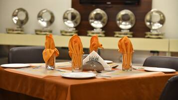 含每日吃到飽早餐