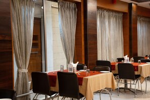 Restaurant - Hotel Prince Residency (Bhuj)