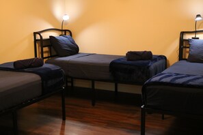 4 bedrooms, iron/ironing board, WiFi, bed sheets - Smallwood St Park,Washington DC and Indian Head (Marbury)