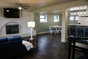 TV, fireplace - Smallwood St Park,Washington DC and Indian Head (Marbury)