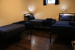 4 dormitorios, tabla de planchar con plancha, wifi y ropa de cama