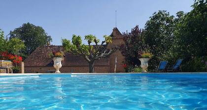 Exceptional gîte in the heart of a 12-hectare natural estate
