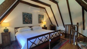 4 camere, ferro/asse da stiro, culla da viaggio, Wi-Fi gratuito