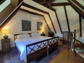 4 bedrooms, iron/ironing board, travel cot, free WiFi - Exceptional gîte in the heart of a 12-hectare natural estate (Le Buisson-de-Cadouin)