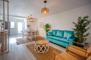 TV - Micului Refugiu House (Albufeira)