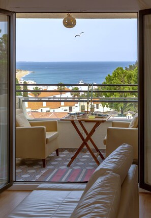 Interior - Ocean glimpse - Private condominium (Albufeira)
