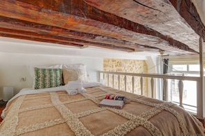 1 Schlafzimmer, Schreibtisch, Bügeleisen/Bügelbrett, Reisekinderbett