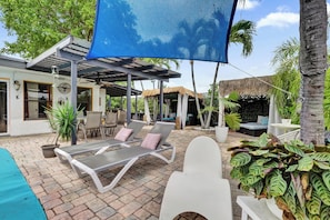 Terrace/patio - Rainbow Falls Estate For 8 (Oakland Park)