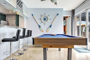 Game room - Rainbow Falls Estate For 8 (Oakland Park)