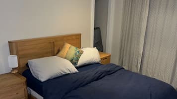 4 bedrooms, iron/ironing board, WiFi, bed sheets