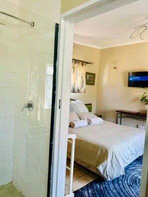 1 bedroom, Internet - Modern studio in Greendale - 2337 (Harare)