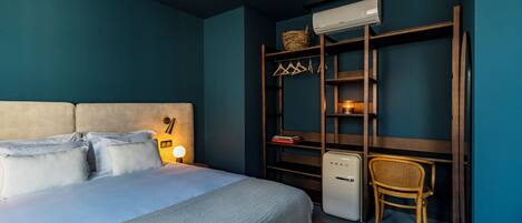 Cortinas blackout, tabla de planchar con plancha y wifi gratis